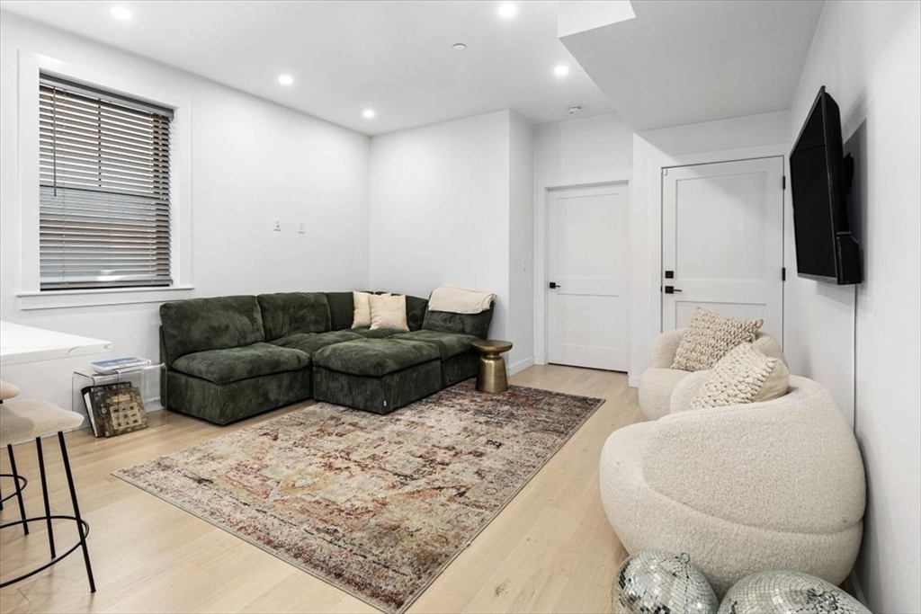 38 Lexington Street #1