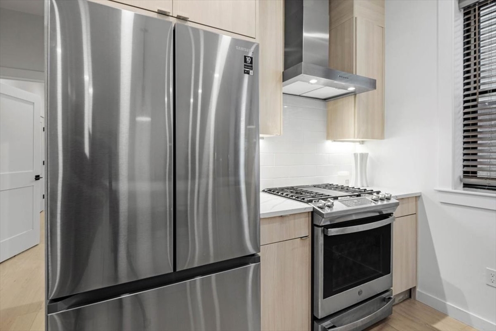 38 Lexington Street #1