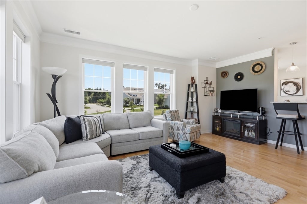 6 Overlook Dr 204