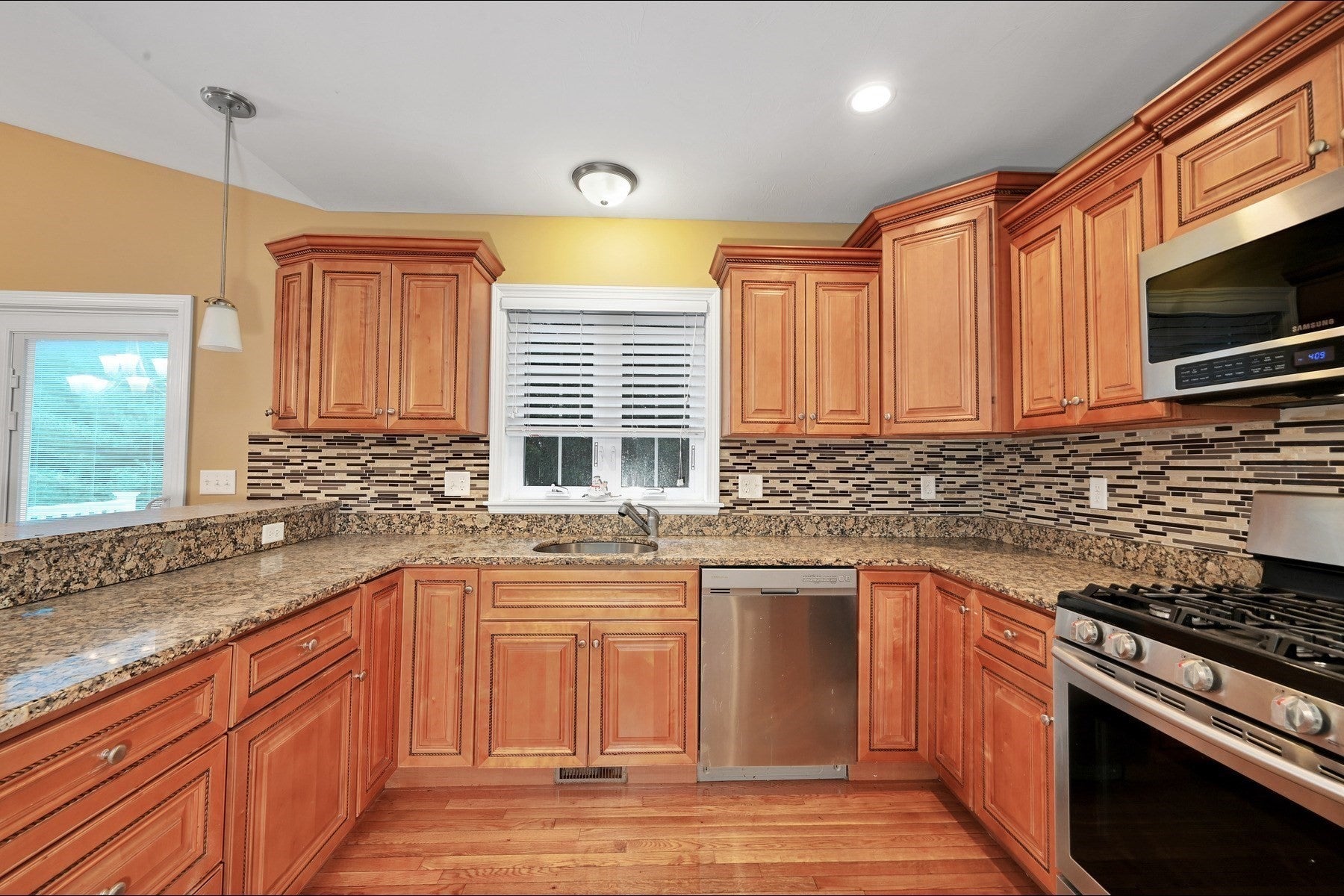 55 Surrey Ln #55, East Bridgewater, MA, 55 Surrey Ln #55, East Bridgewater, MA Photo #4
