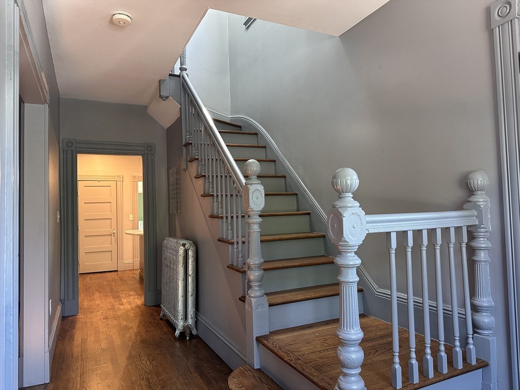 198 Byron St