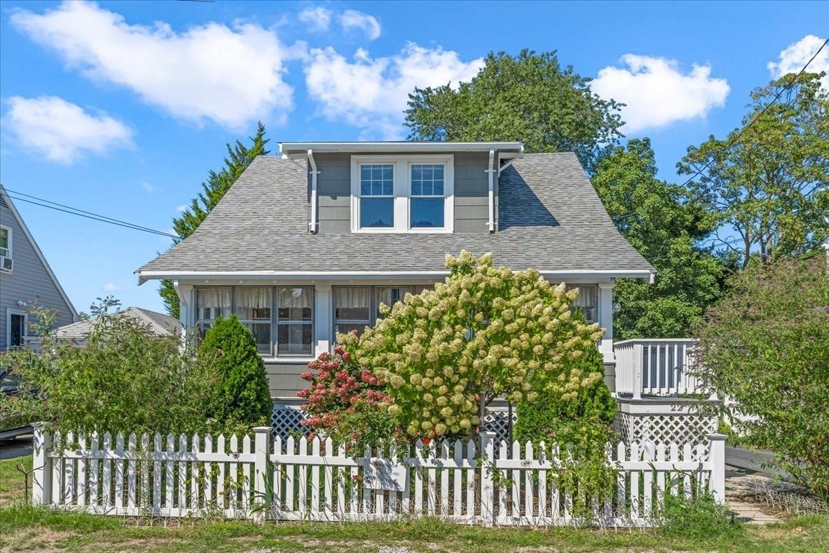 Photo of 22-24 Leonard Rd, Weymouth, MA