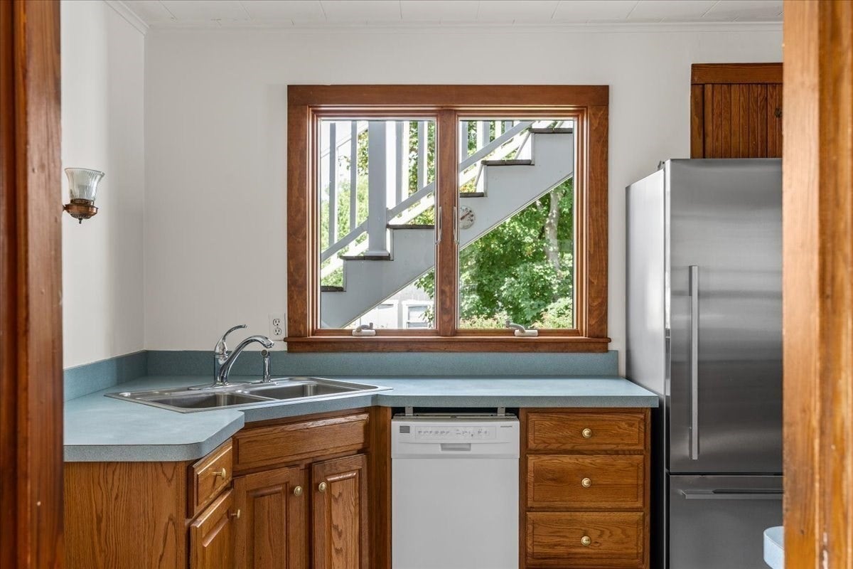 22-24 Leonard Rd, Weymouth, MA Photo #5