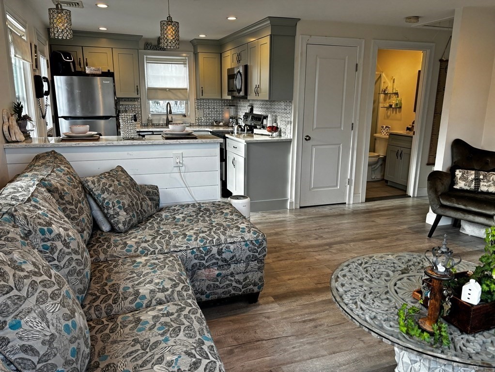 209-211 Lake Shore Dr