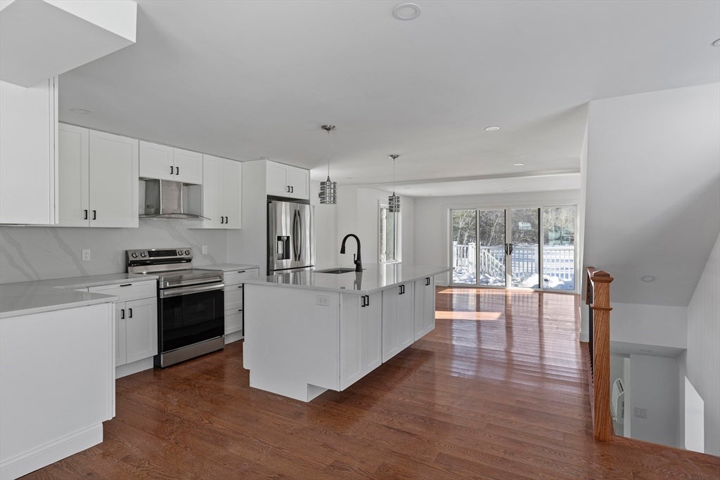6 Hillside Rd