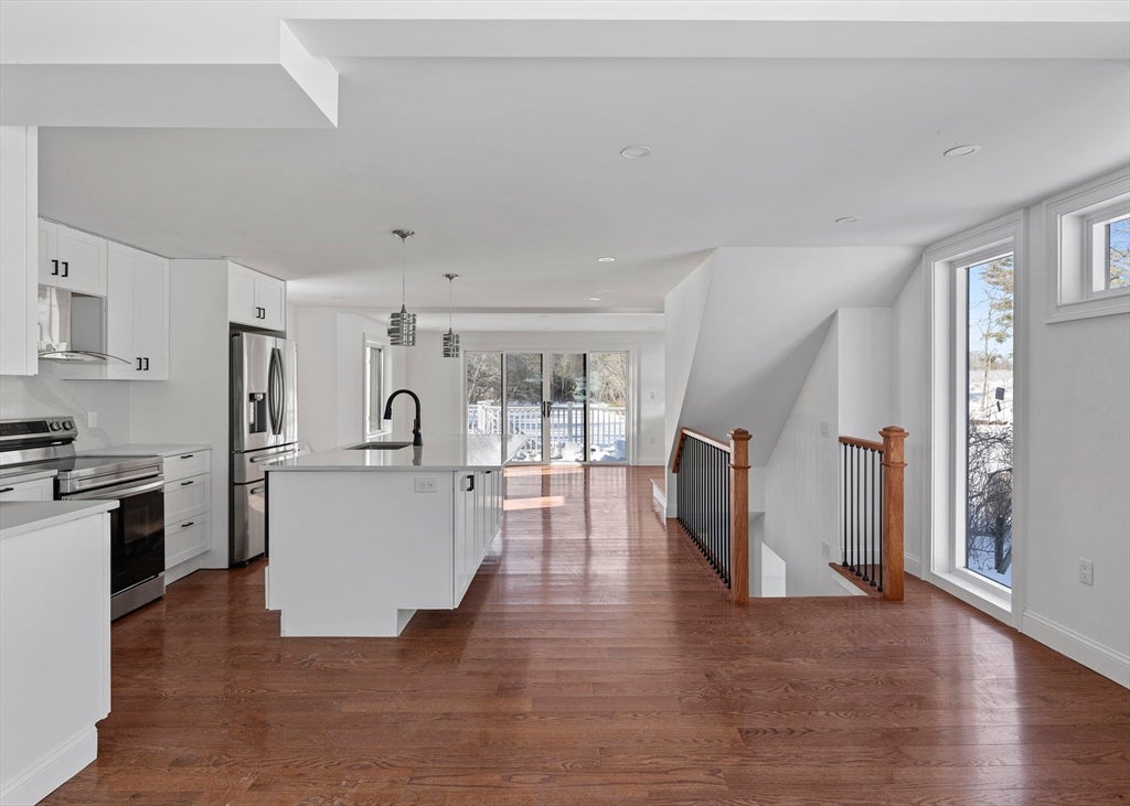 6 Hillside Rd