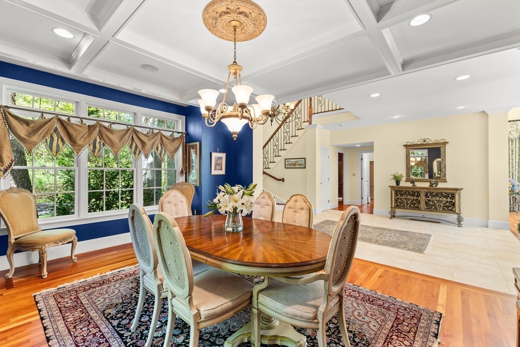 4 Furlong Cir