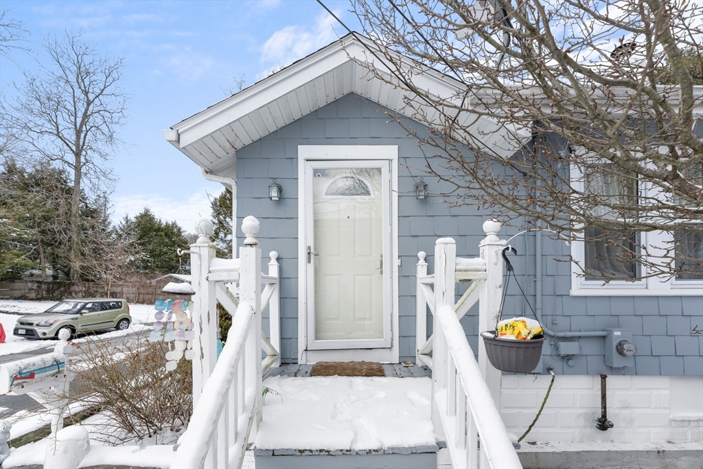 53 Clifford Ave