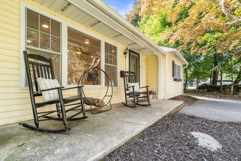 8 Vista Dr, Shrewsbury, MA, 8 Vista Dr, Shrewsbury, MA Photo #2