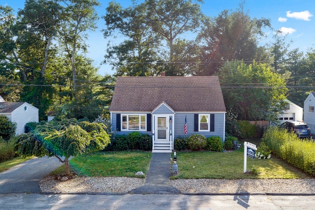 Photo of 187 Campbell Dr, Lowell, MA