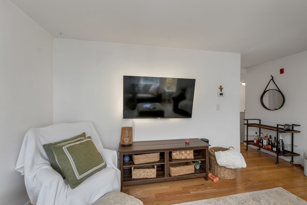 Salisbury, Massachusetts 01952, United States, 2 Bedrooms Bedrooms, ,2 BathroomsBathrooms,Residential,Pending,230559