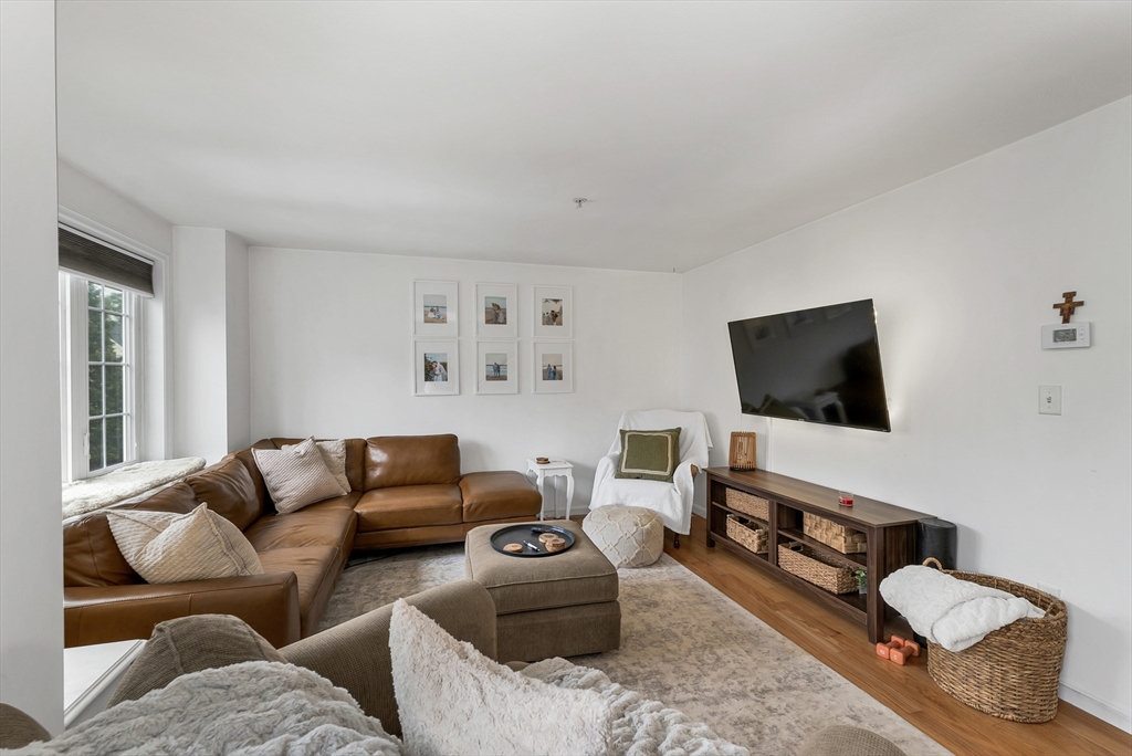 Salisbury, Massachusetts 01952, United States, 2 Bedrooms Bedrooms, ,2 BathroomsBathrooms,Residential,Pending,230559