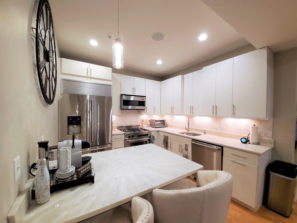 111 B St 2