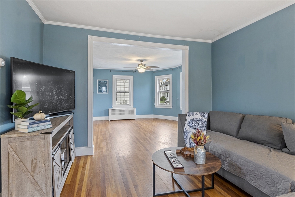 406 Parker St