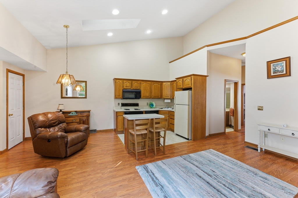 128 Brookfield Ln 128