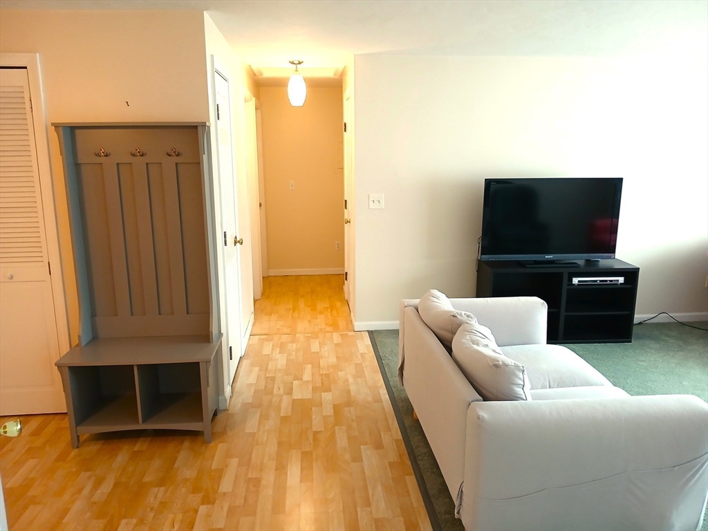 2 Englewood Dr B6