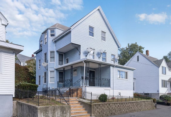12 MONTFERN AVE, REVERE, MA 02151 - Image b2a7a8d2442c0c0614ddd766ef4be7a7/303665491