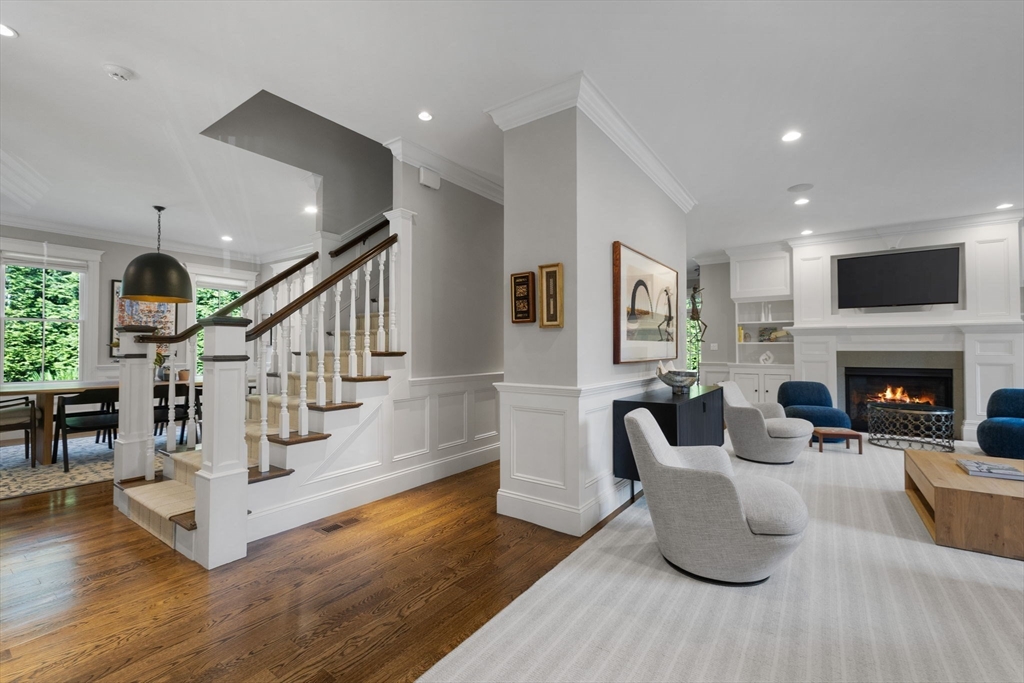 39 Hawthorne Ave