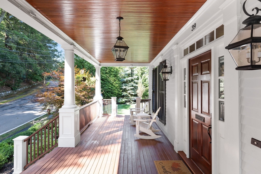 39 Hawthorne Ave