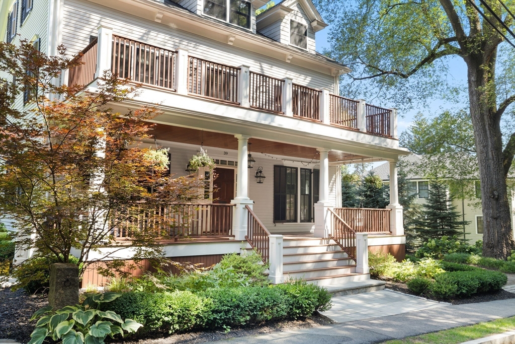 39 Hawthorne Ave