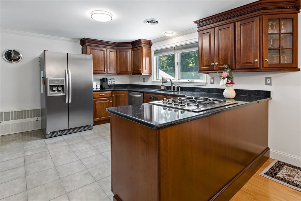 4 Deepwood Drive, Falmouth, MA, 4 Deepwood Drive, Falmouth, MA Photo #8