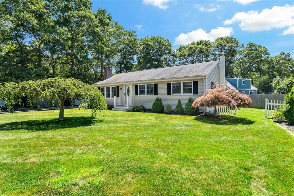 4 Deepwood Drive