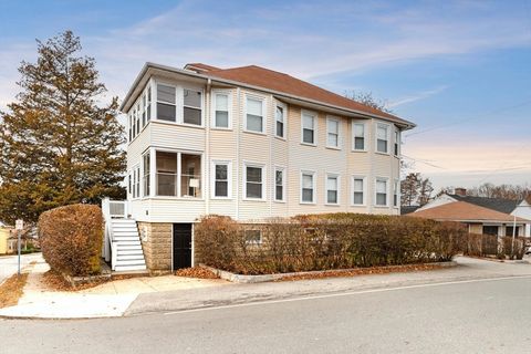 Photo of 35 Richardson St #2, Wakefield, MA 01880 (MLS # 73461131)