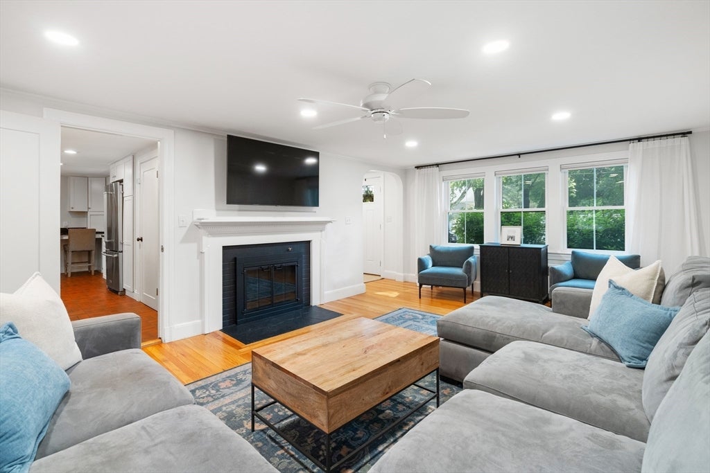 14 Fuller Brook Ave