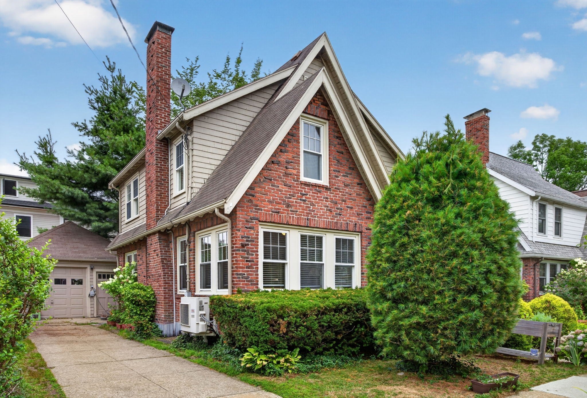 45 Hamlet St, Arlington, MA Photo #2