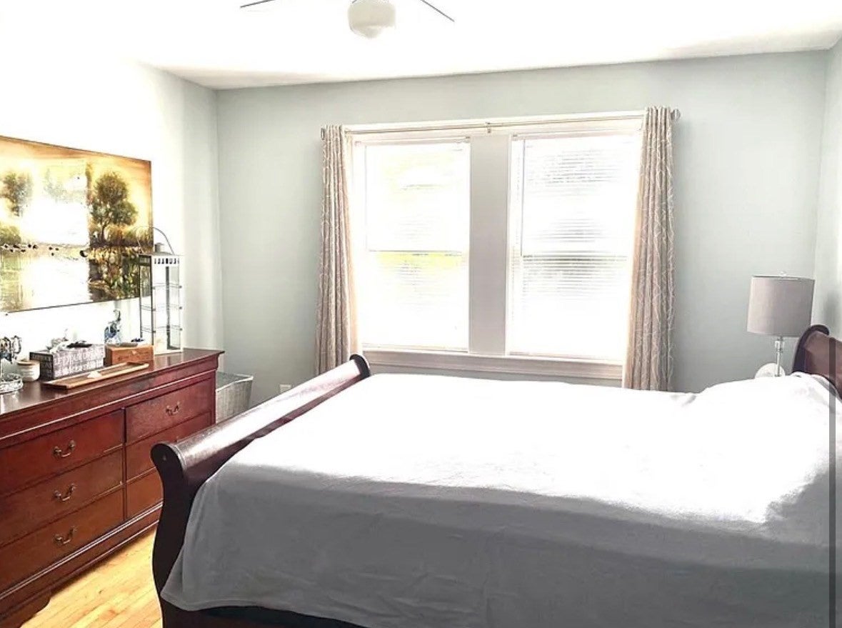 405 Village St 2