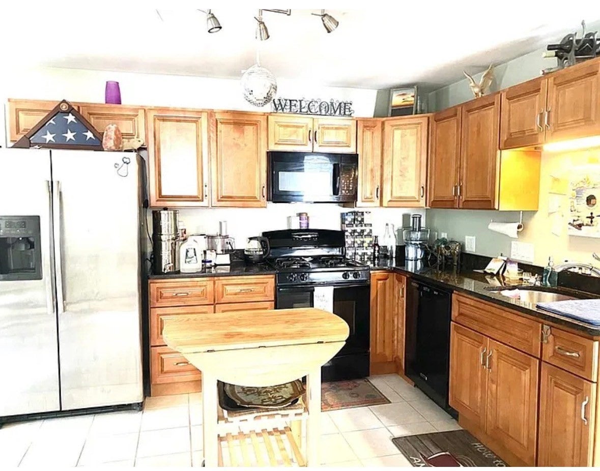 405 Village St 2