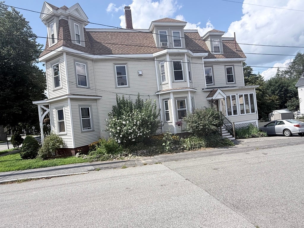 20 Salem St 2