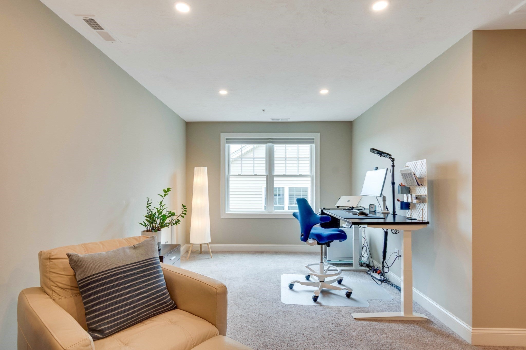 837 Ledgewood Way #837, Clinton, MA Photo #25