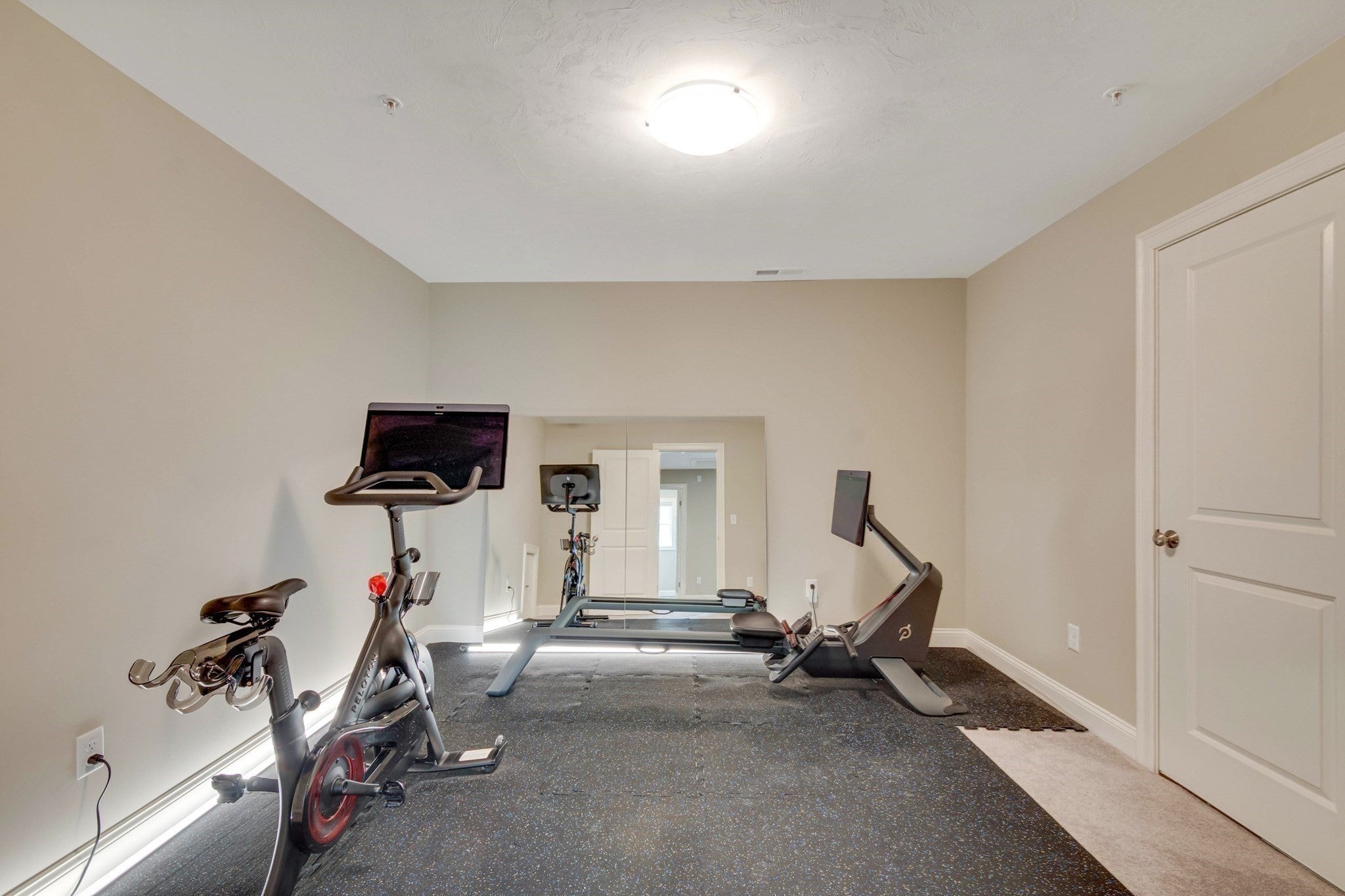 837 Ledgewood Way #837, Clinton, MA Photo #22