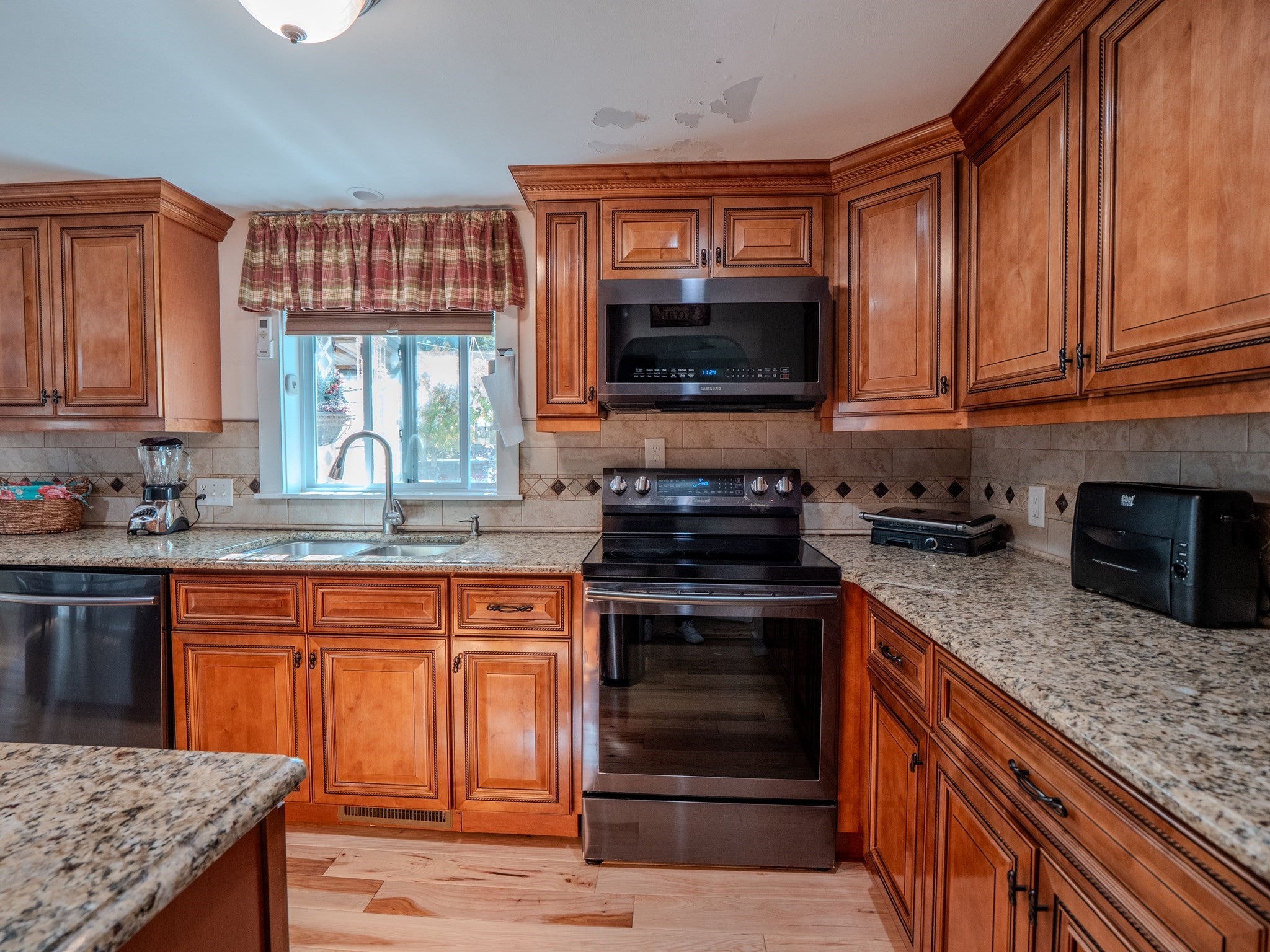 38 Burlington St, Woburn, MA, 38 Burlington St, Woburn, MA Photo #9