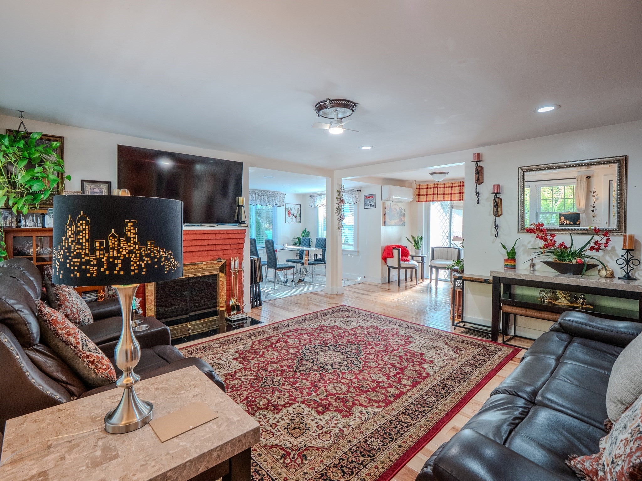 Photo of 38 Burlington St, Woburn, MA