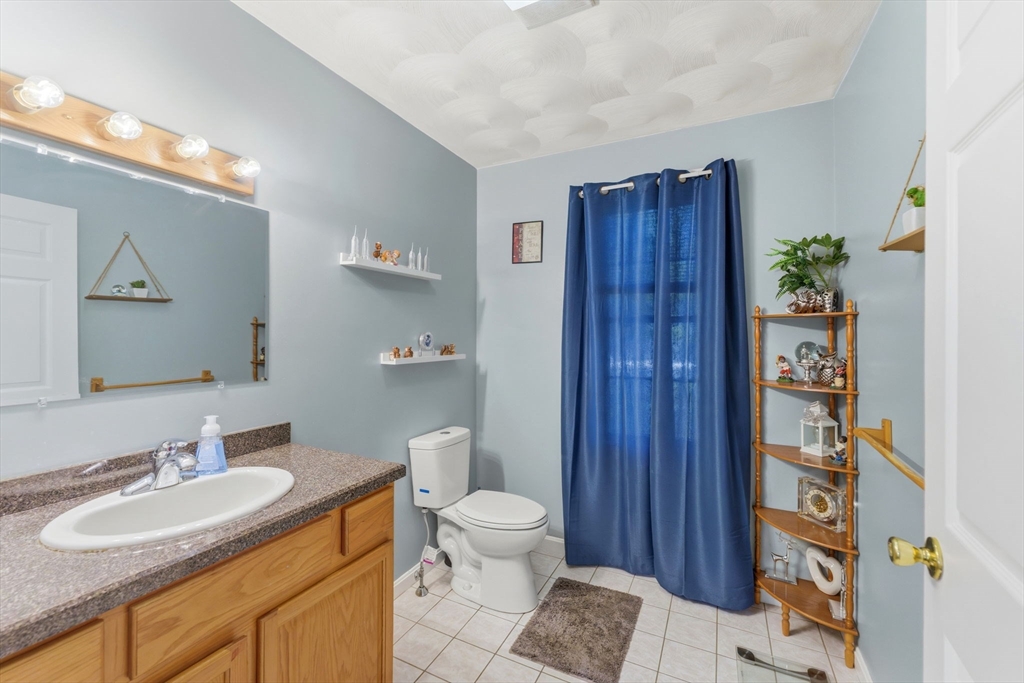 61 Metropolitan Ave, Cranston, RI Photo #5