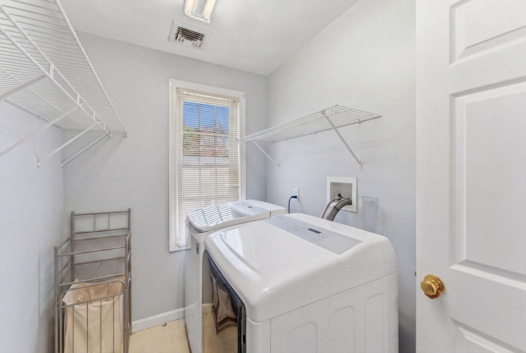 61 Metropolitan Ave, Cranston, RI Photo #18
