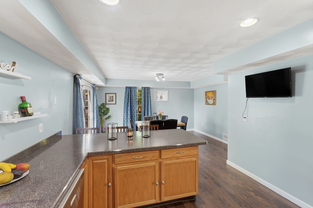 61 Metropolitan Ave, Cranston, RI Photo #10