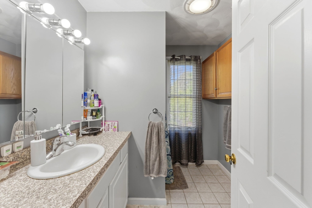 61 Metropolitan Ave, Cranston, RI Photo #14