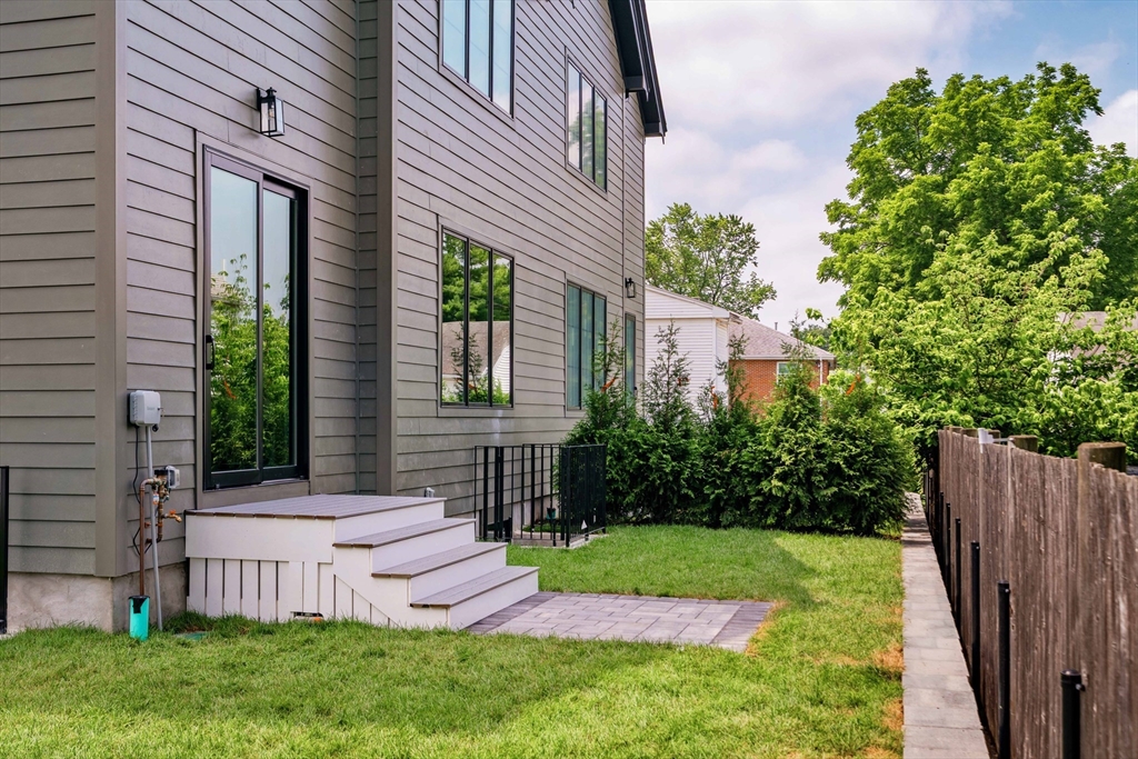 1 Ashmont Ave 1