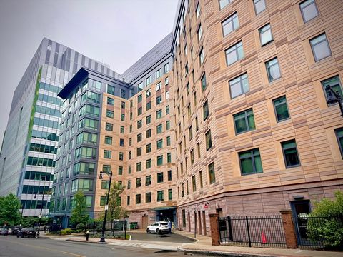 80-82 Fenwood Rd 904 Boston MA 02115