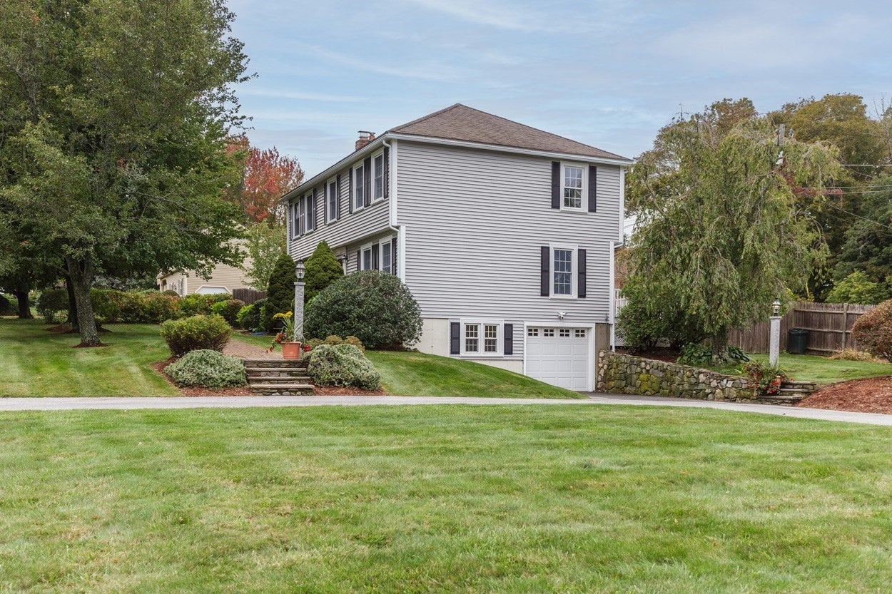 6 Arbor Glen Ln
