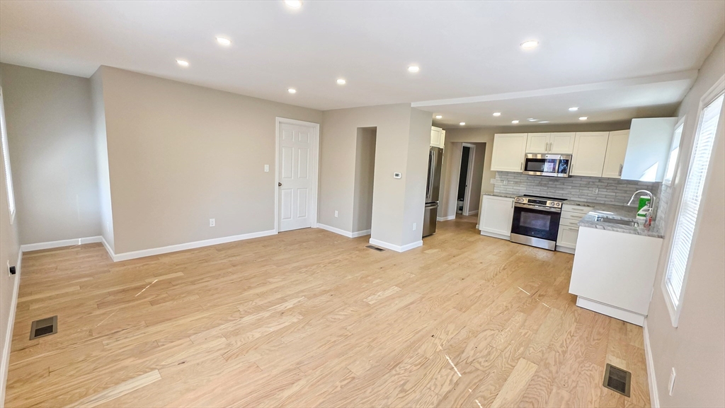 44 Vernon St