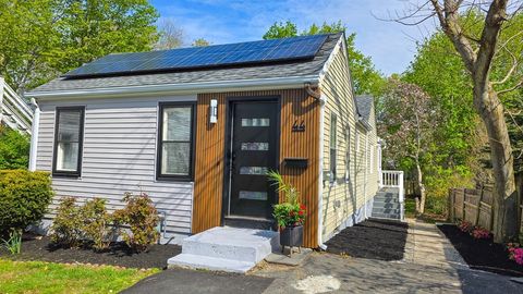 Photo of 44 Vernon St, Rockland, MA 02370 (MLS # 73516381)