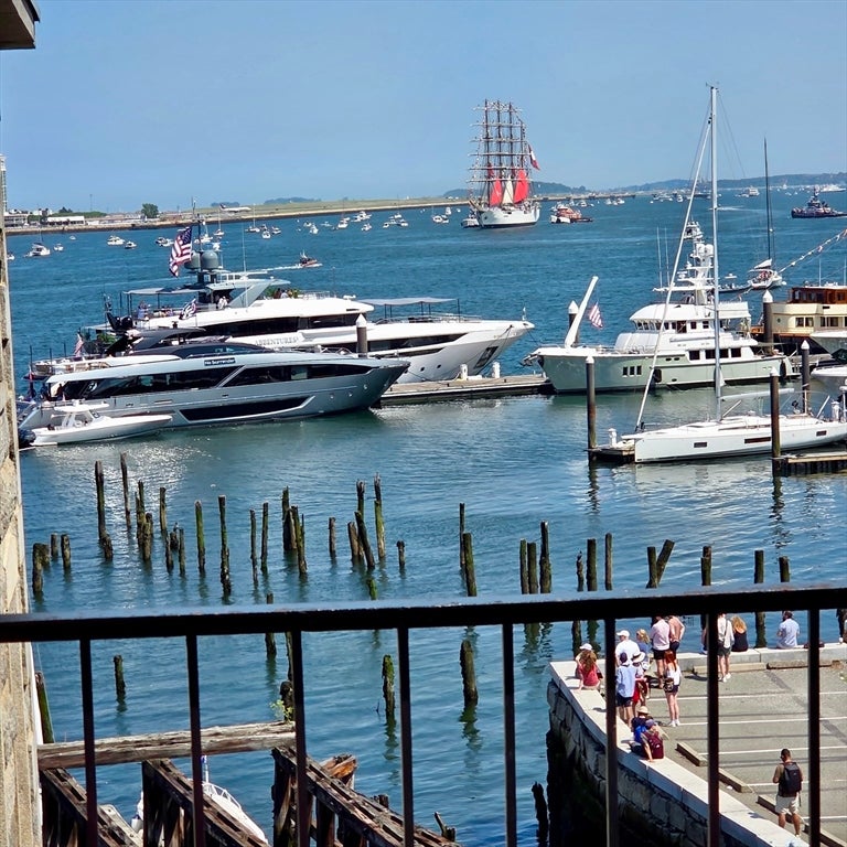 28 Atlantic Ave 436