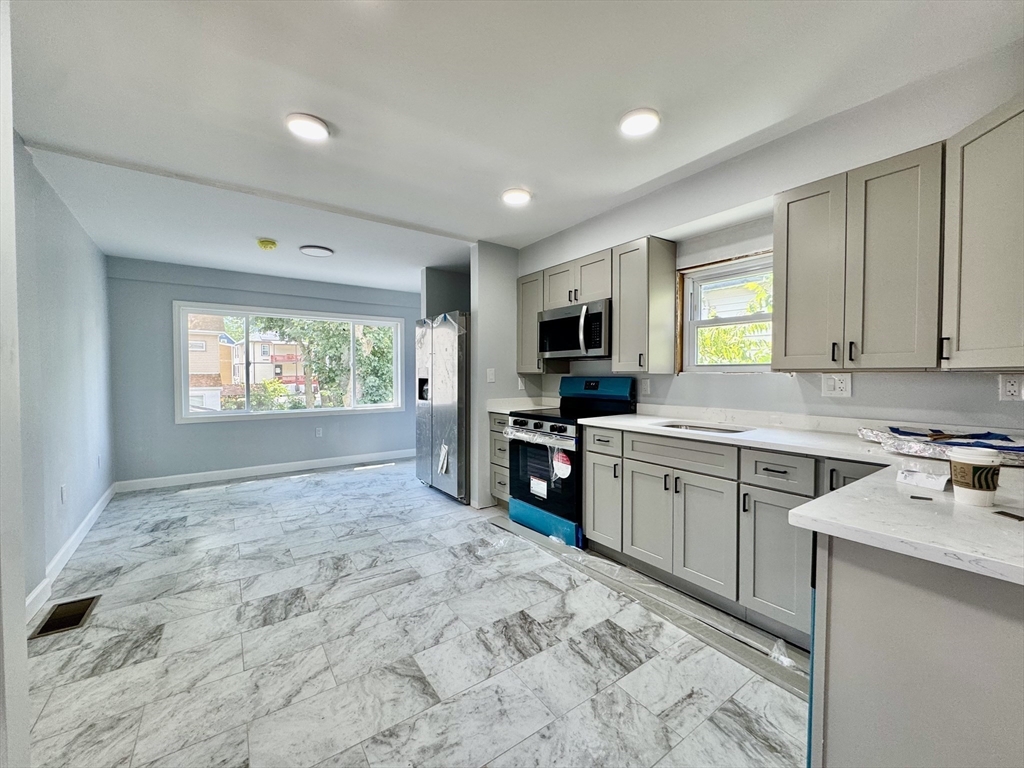 201 Belmont St 2