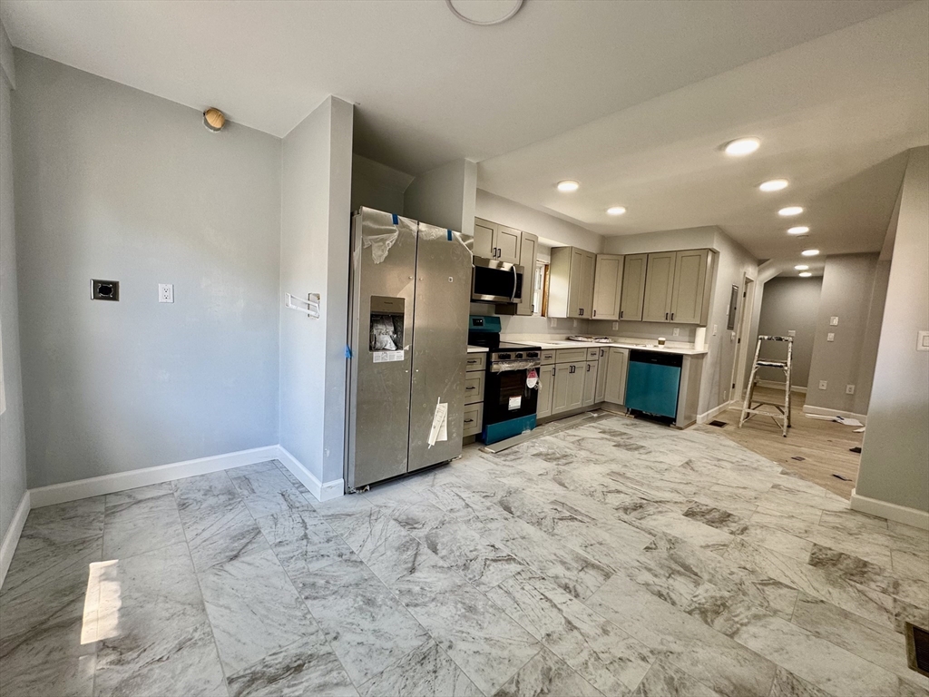 201 Belmont St 2