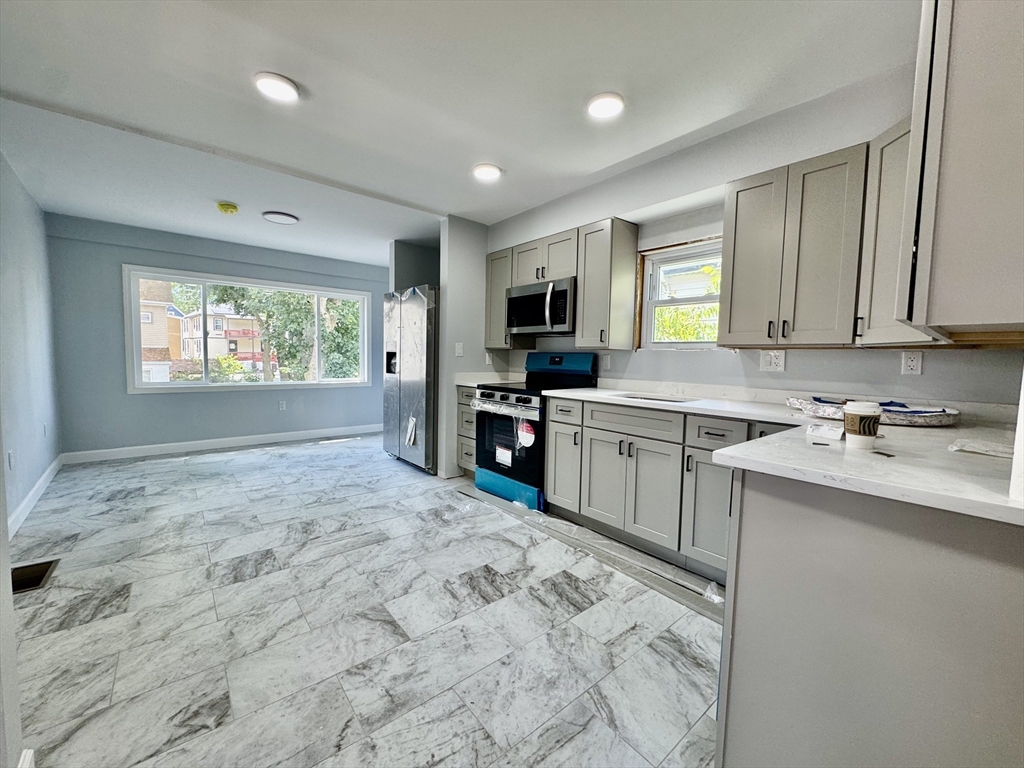 201 Belmont St 2