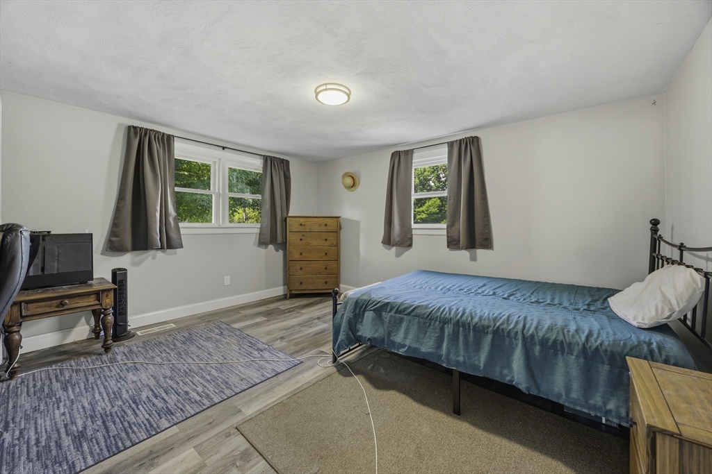 140 Everett St, Easthampton, MA, 140 Everett St, Easthampton, MA Photo #17